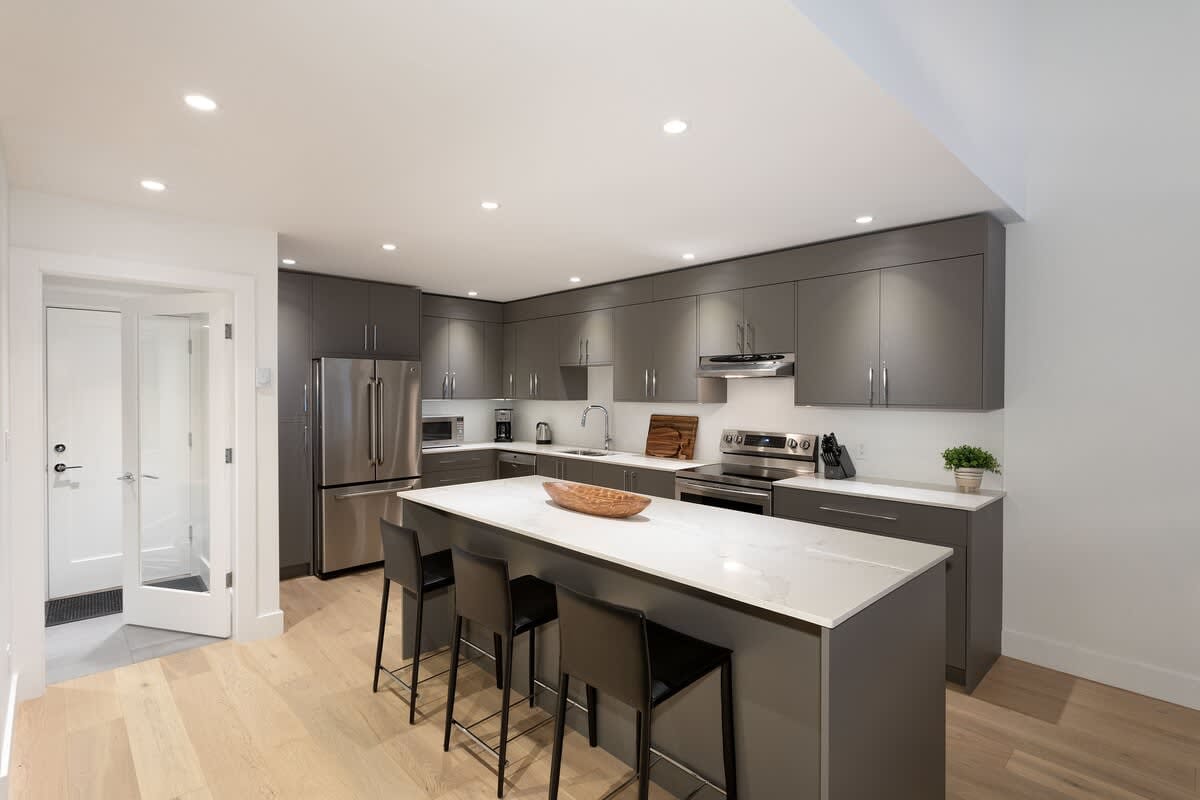 Modern kitchen with island counter.