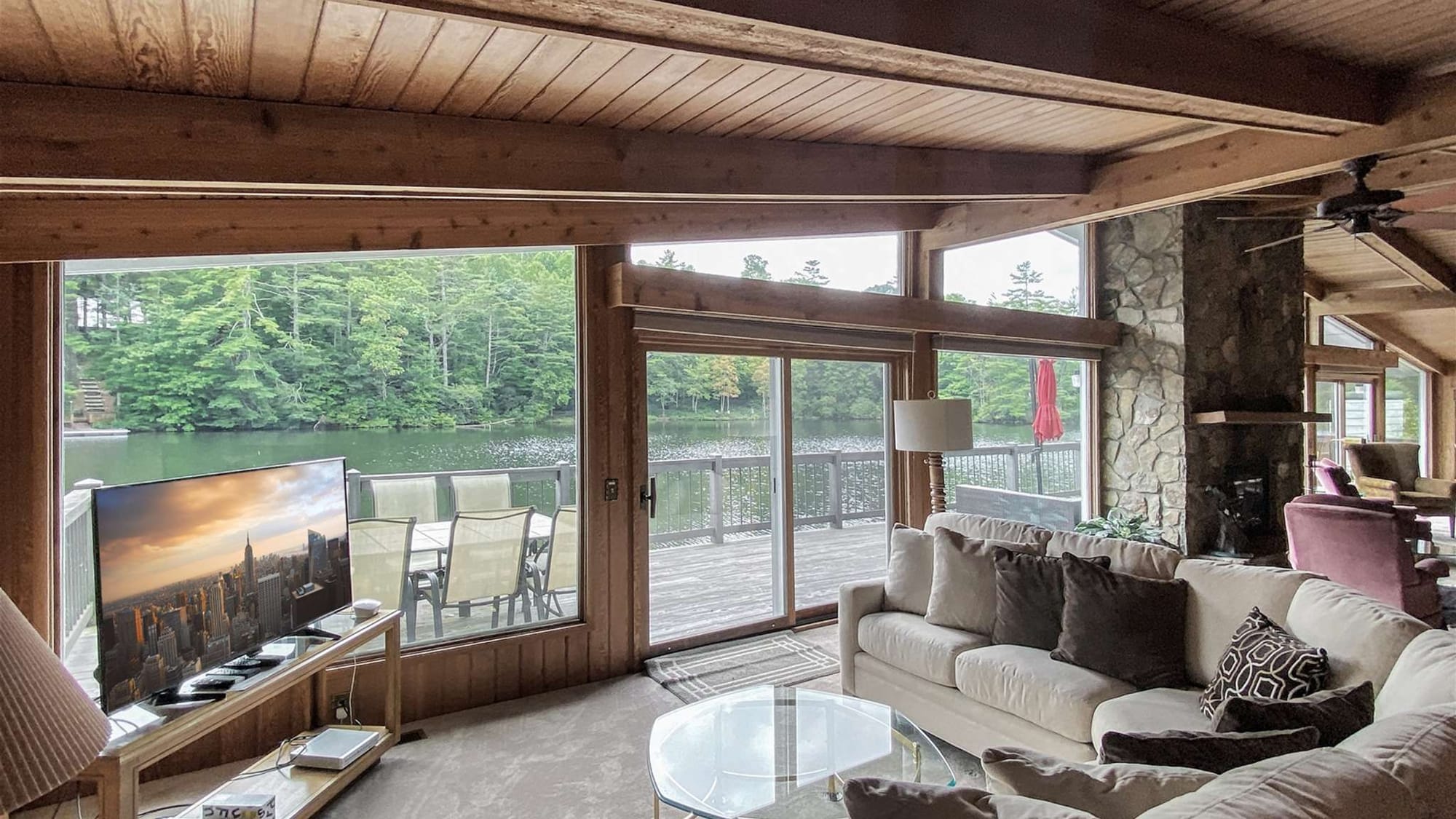 Sequoyah Lakeside Lodge