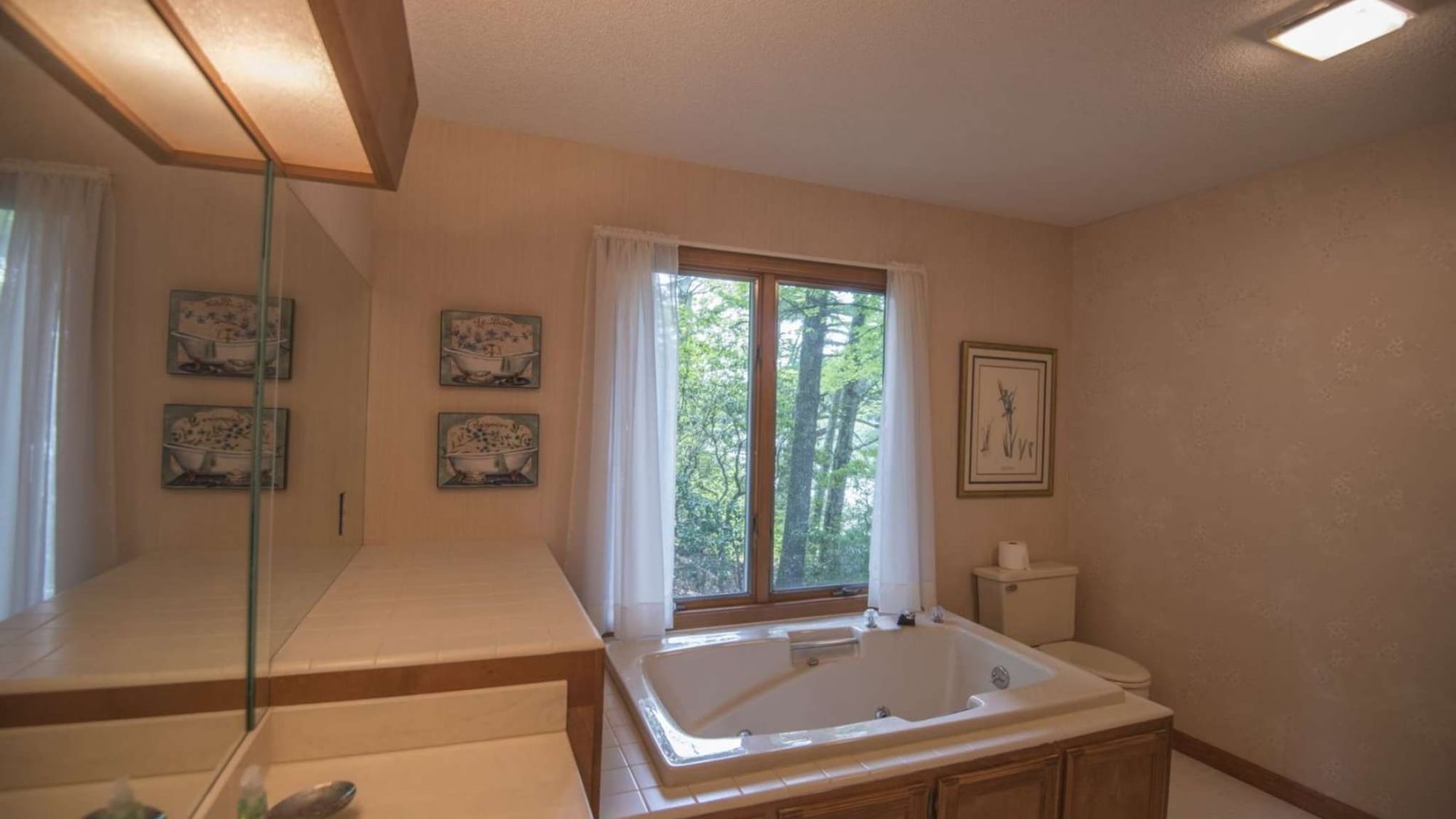 Sequoyah Lakeside Lodge