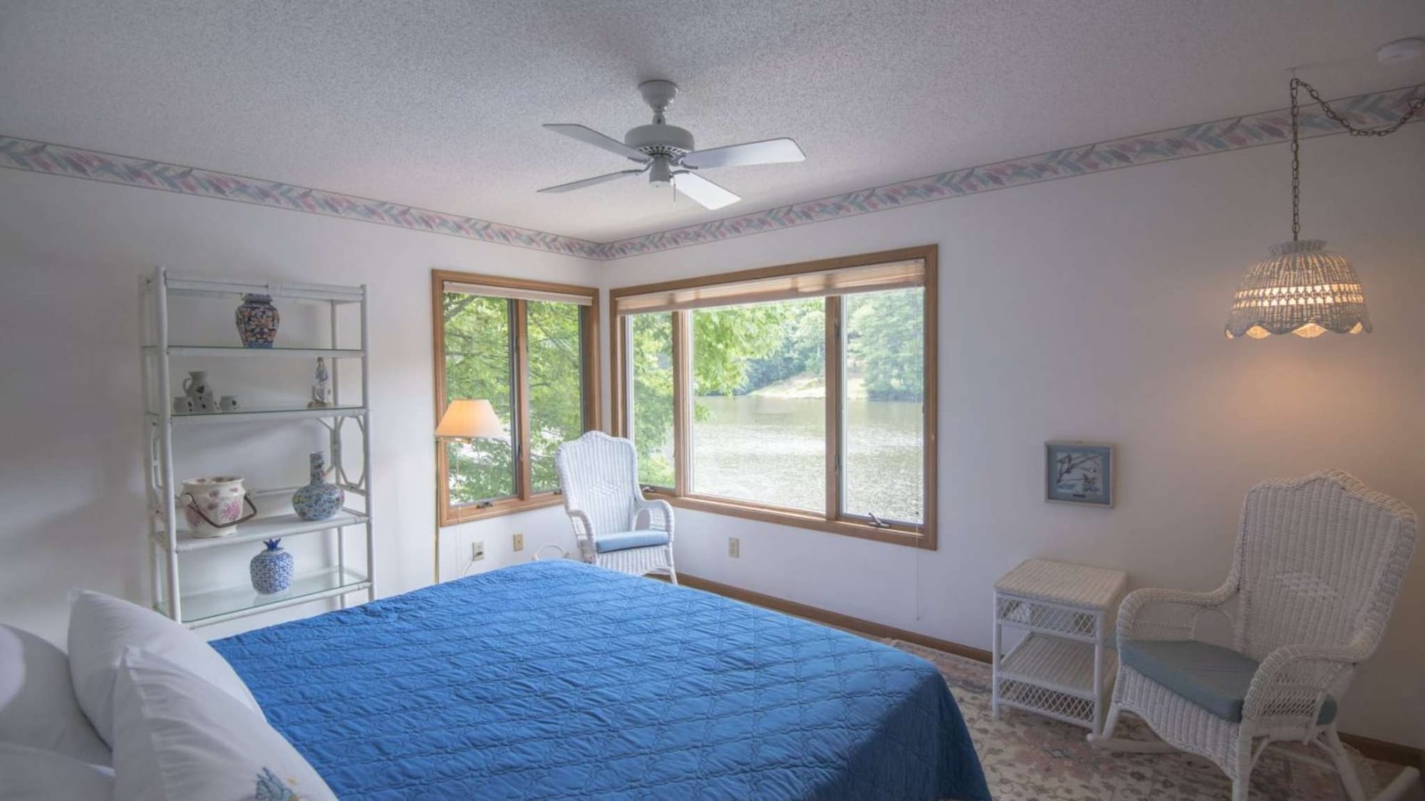 Sequoyah Lakeside Lodge