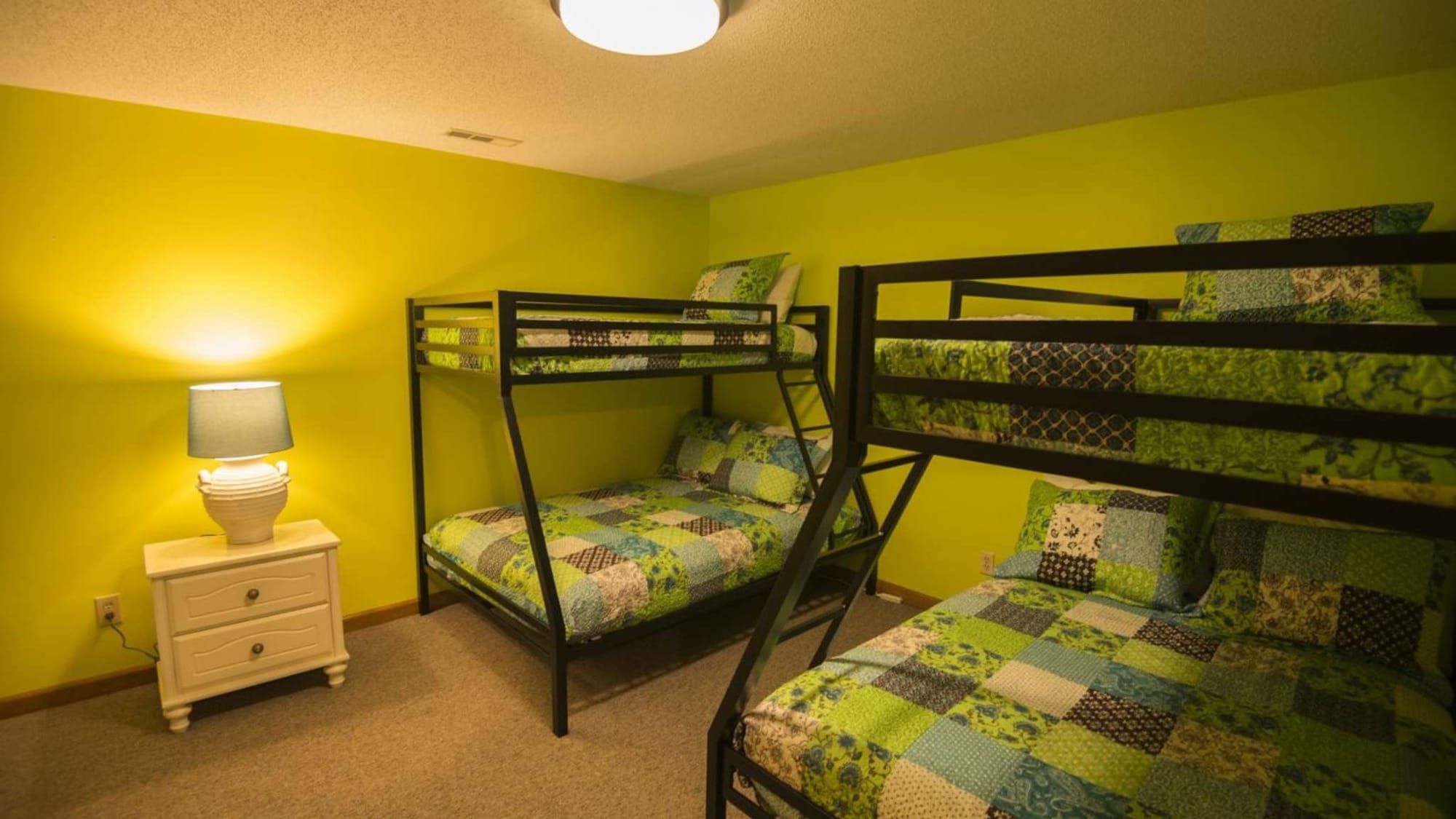 Sequoyah Lakeside Lodge