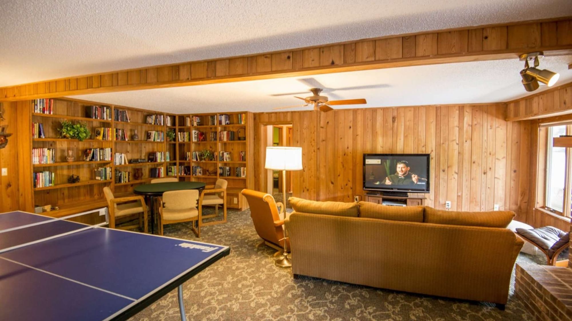 Sequoyah Lakeside Lodge