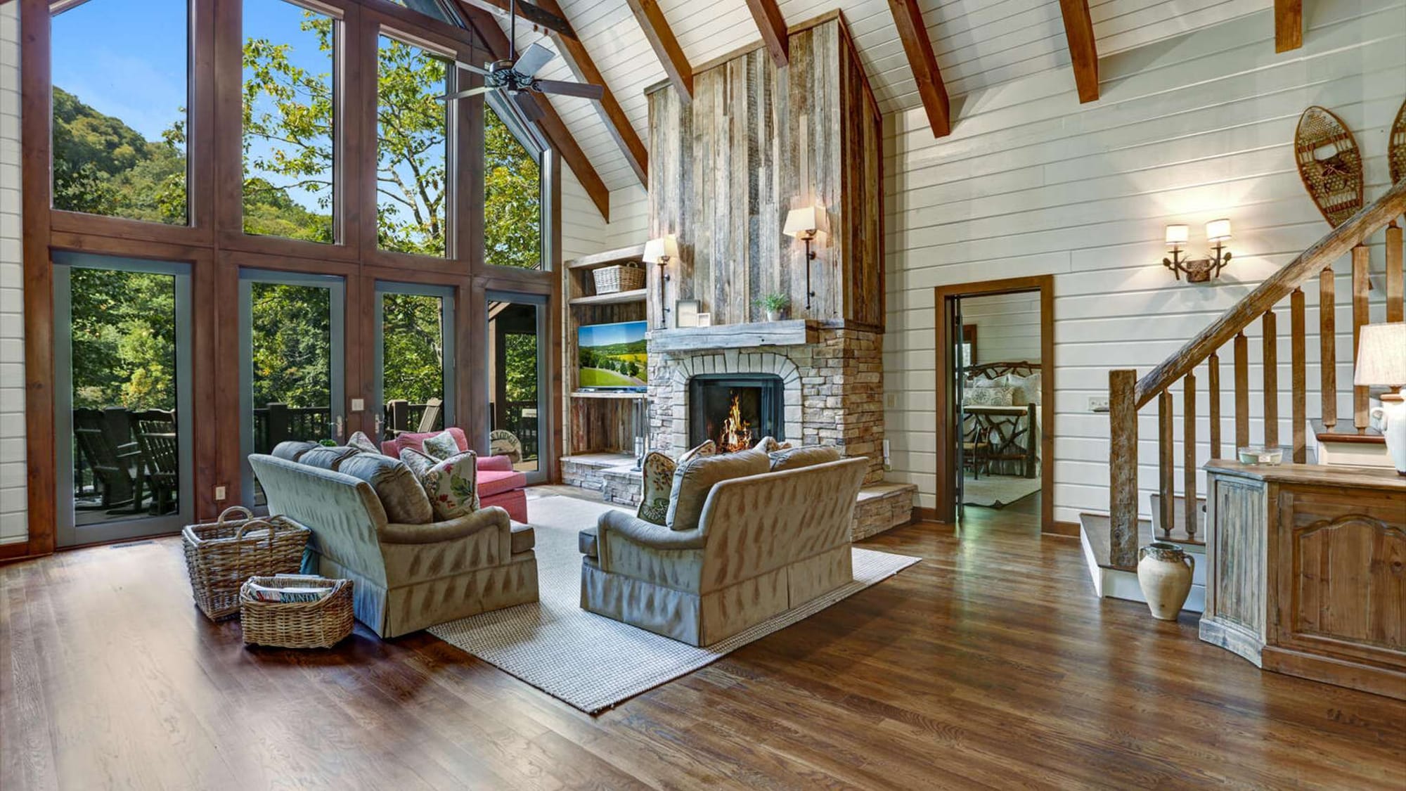 Sparkling Waters Lakefront Retreat in Highlands