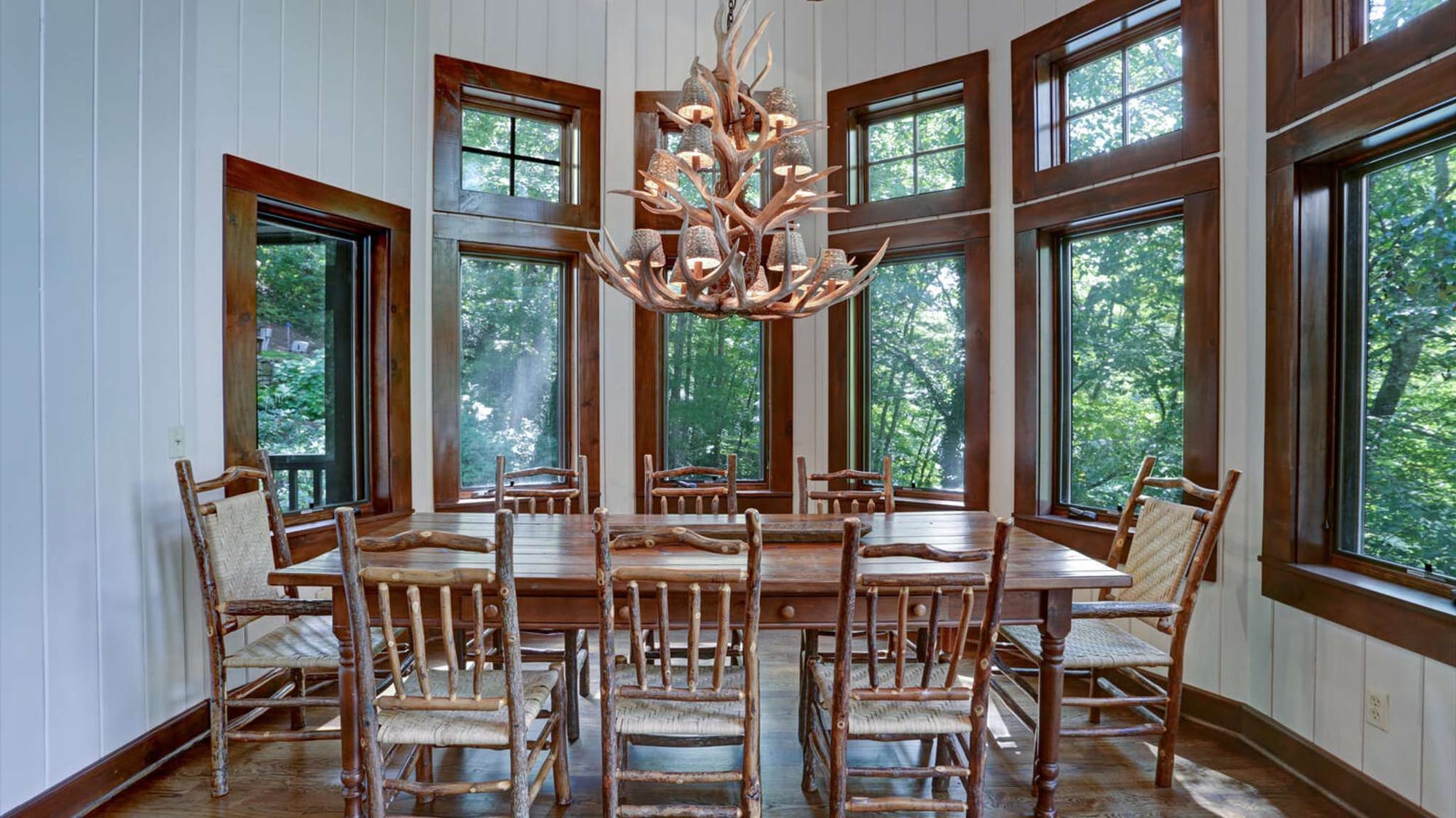 Sparkling Waters Lakefront Retreat