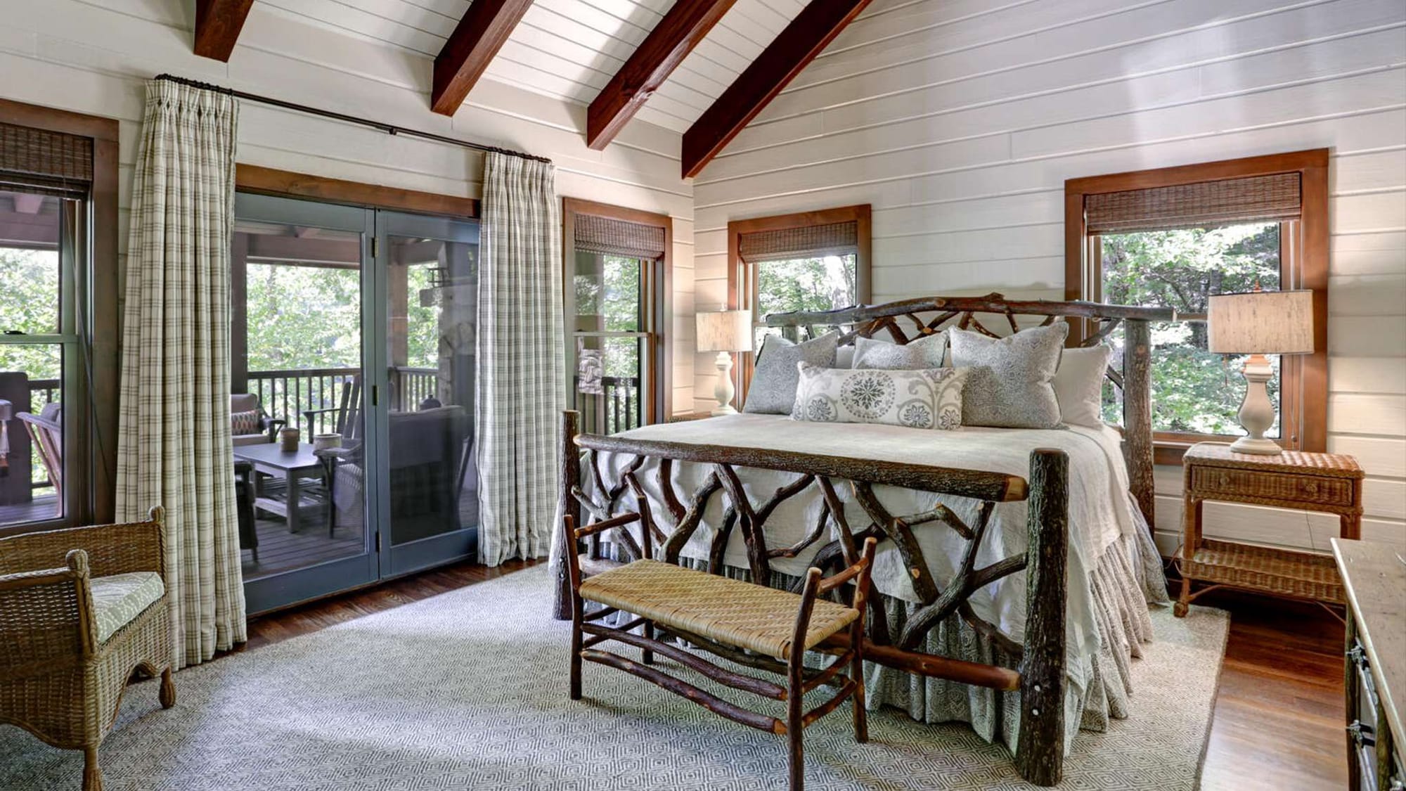 Sparkling Waters Lakefront Retreat
