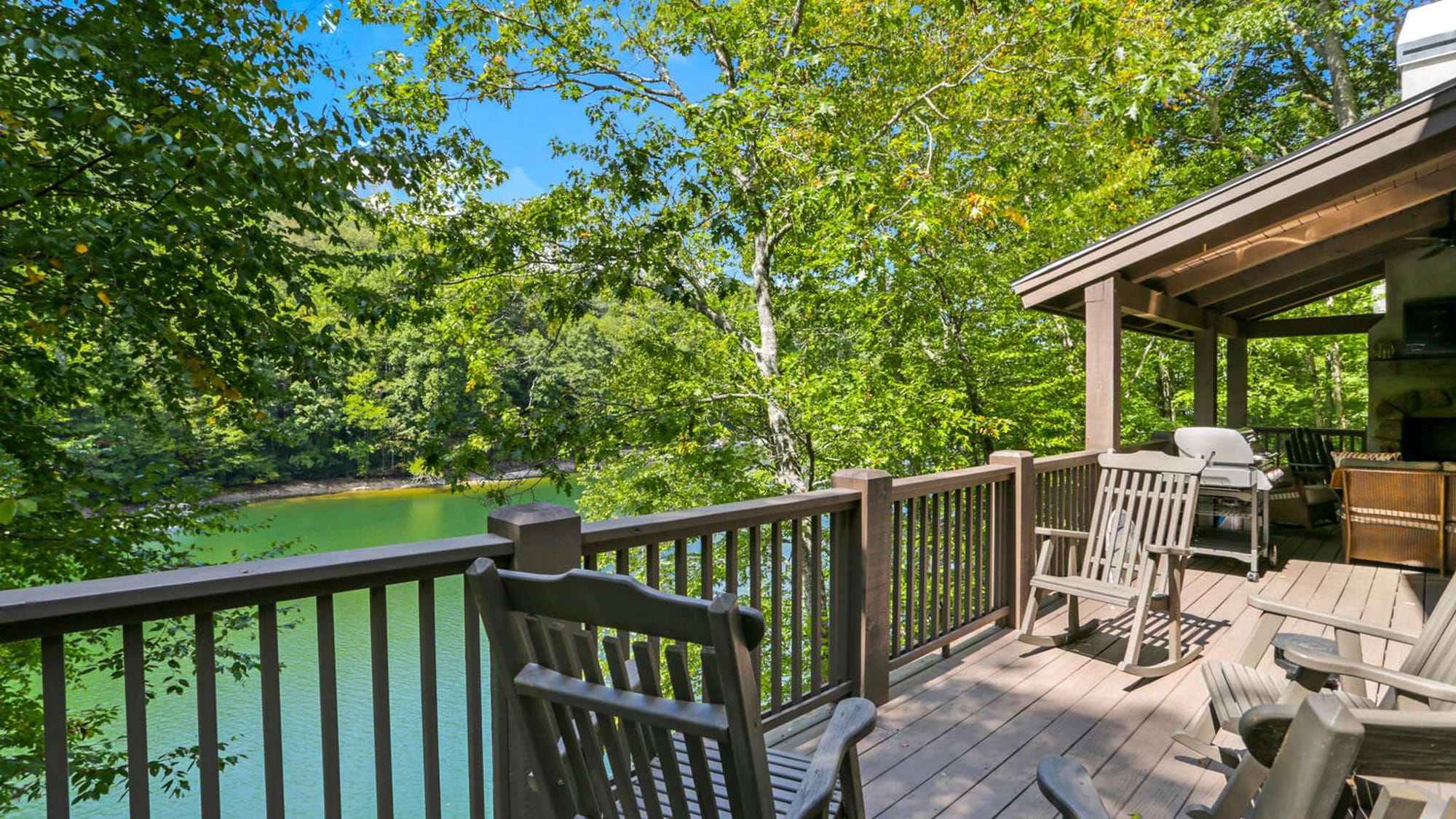 Sparkling Waters Lakefront Retreat