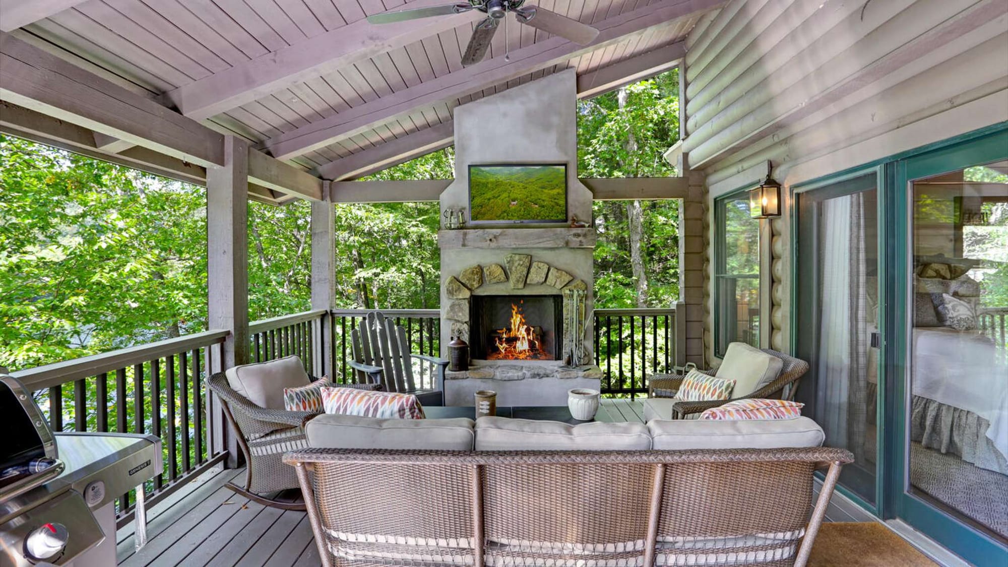 Sparkling Waters Lakefront Retreat