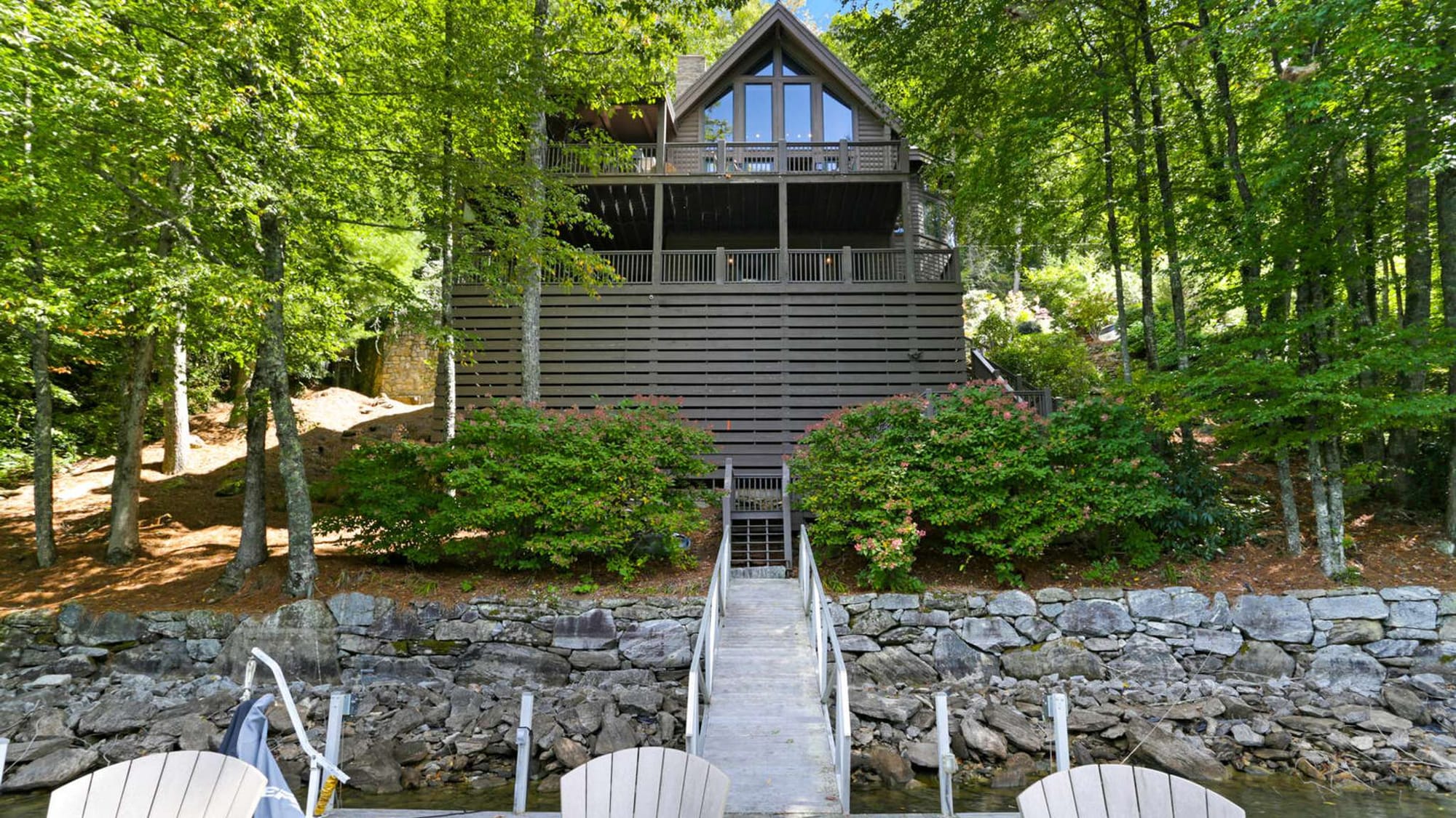 Sparkling Waters Lakefront Retreat