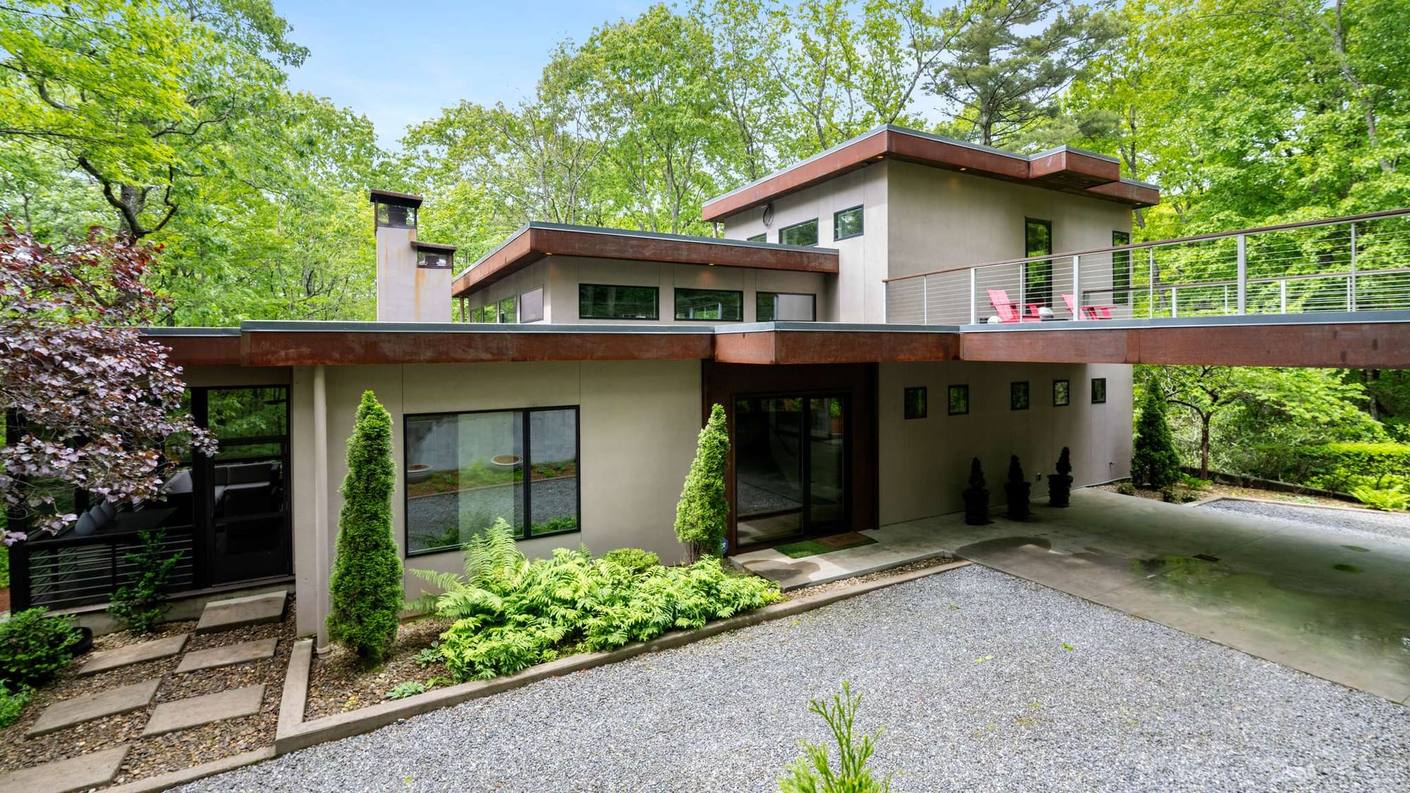 Whispering Pines in Highlands