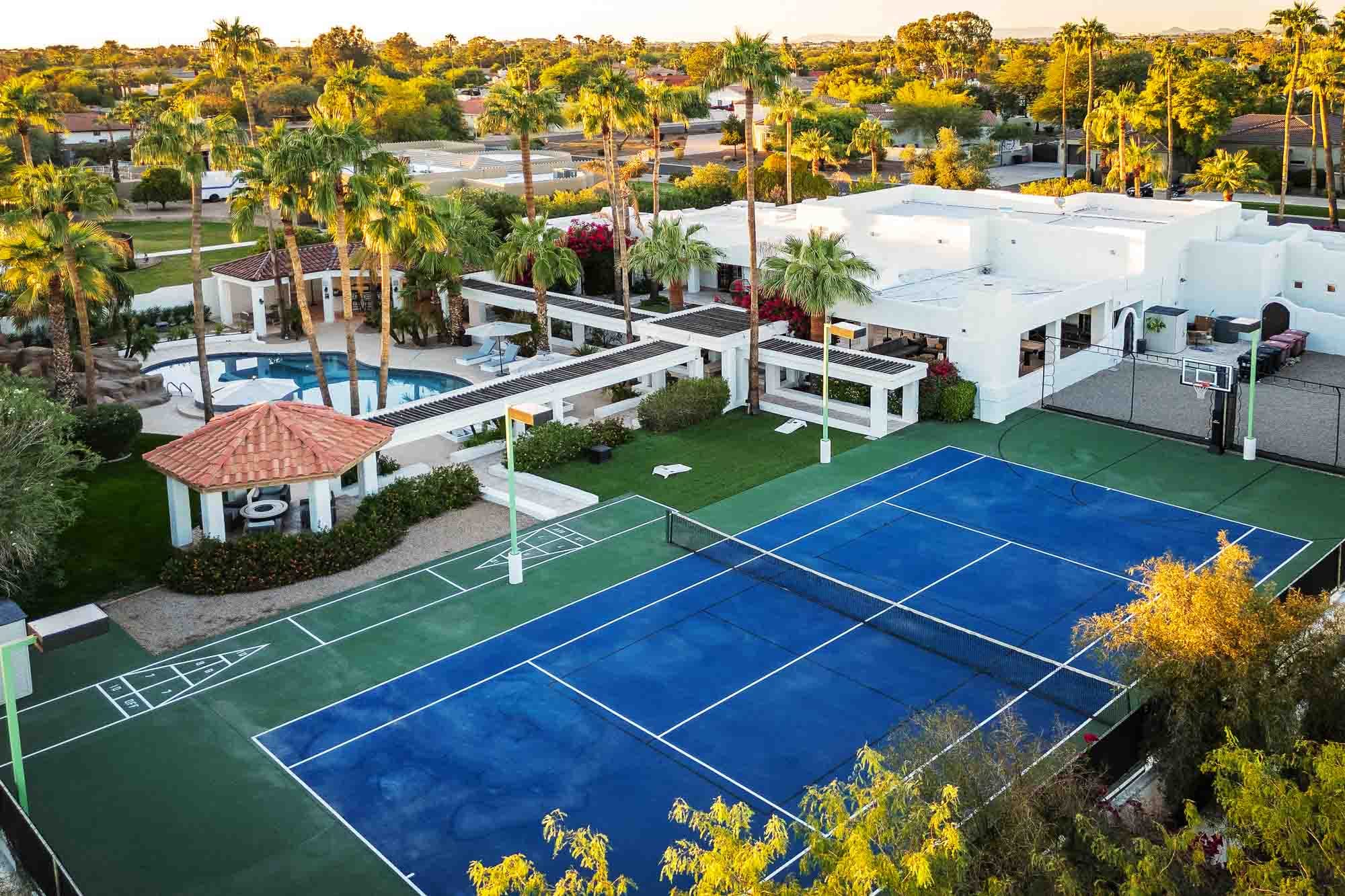 Celebrity Hideaway