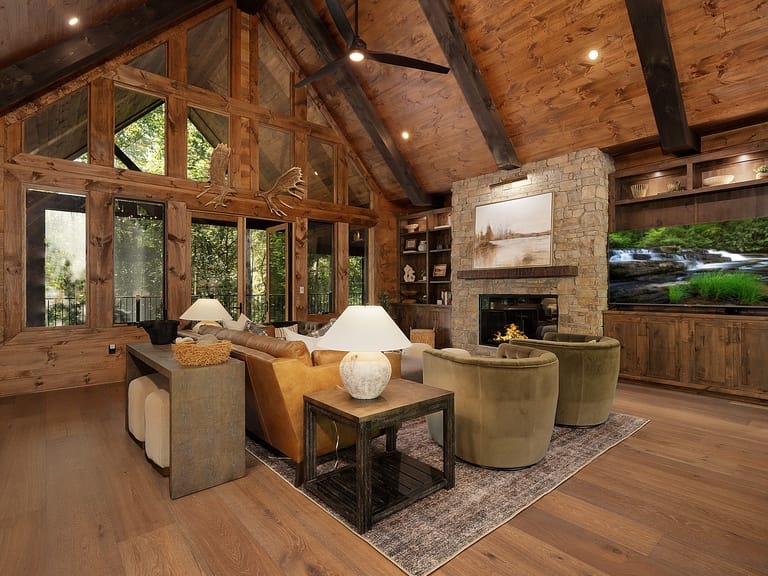 Iron Tree Lodge