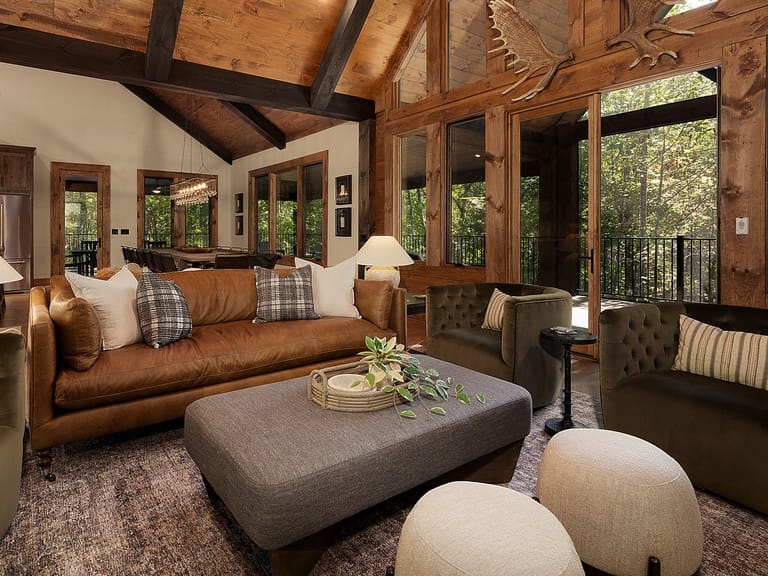 Iron Tree Lodge