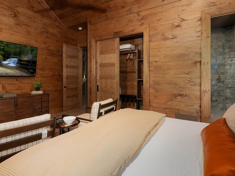Iron Tree Lodge