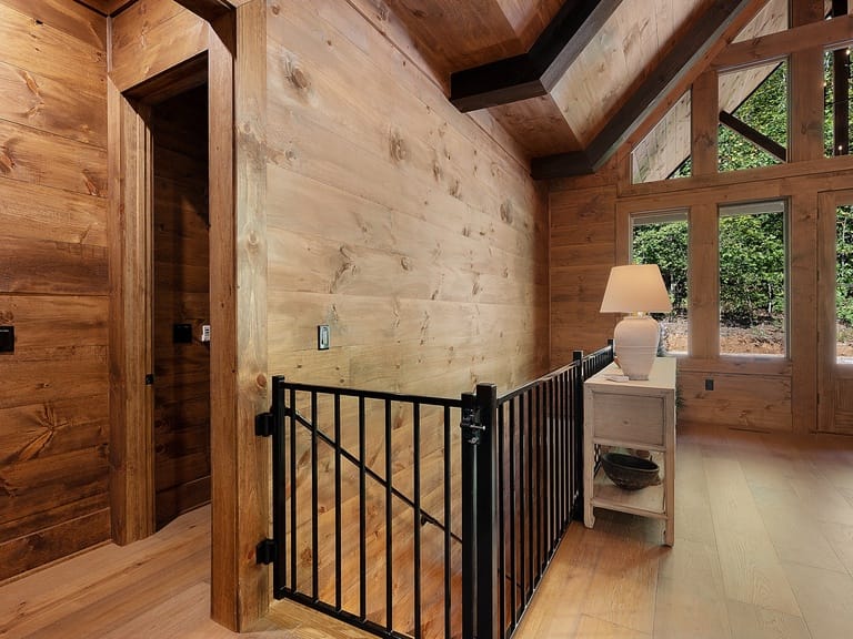 Iron Tree Lodge