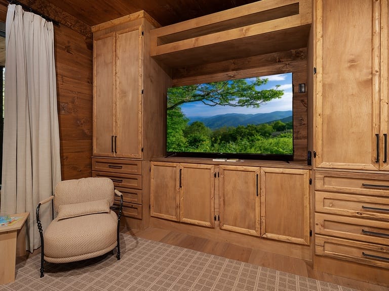 Iron Tree Lodge