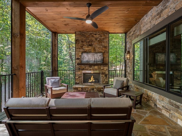 Iron Tree Lodge
