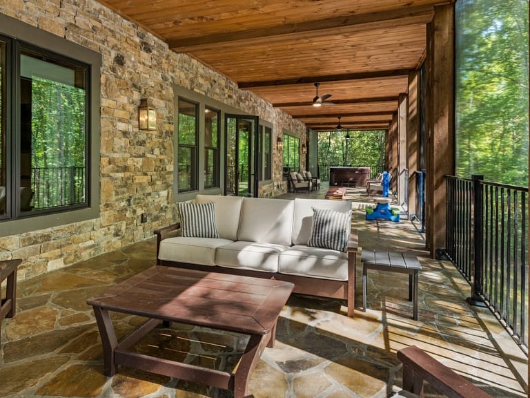 Iron Tree Lodge