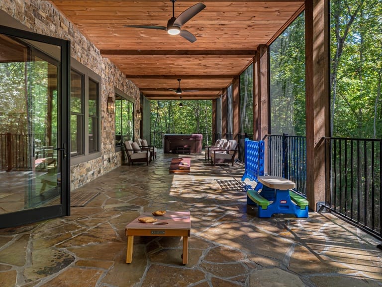 Iron Tree Lodge