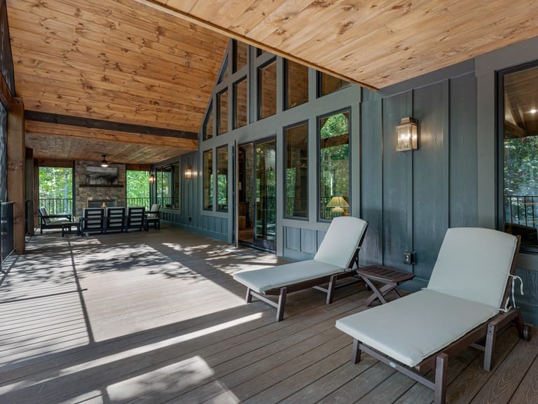 Iron Tree Lodge