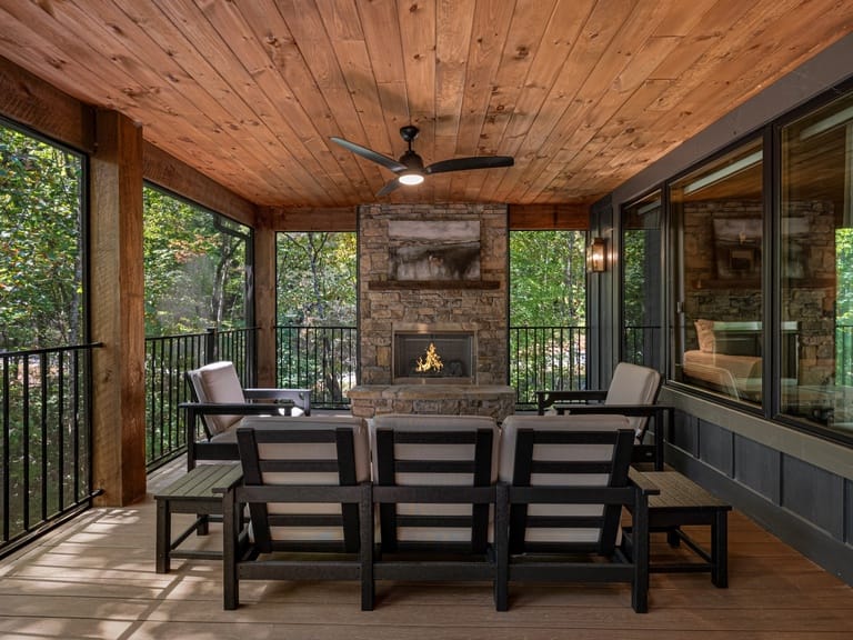 Iron Tree Lodge