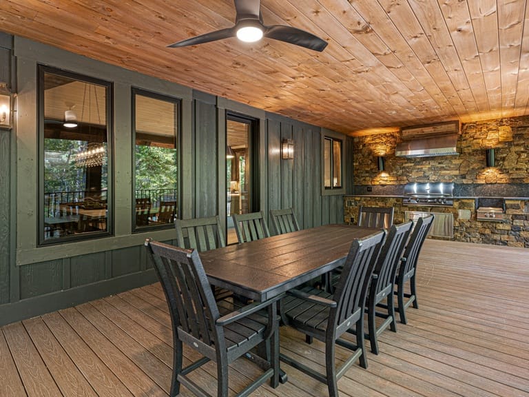 Iron Tree Lodge