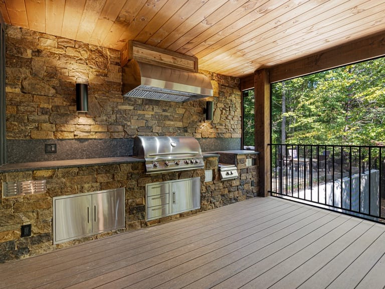Iron Tree Lodge