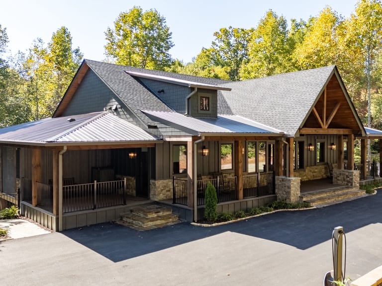 Iron Tree Lodge