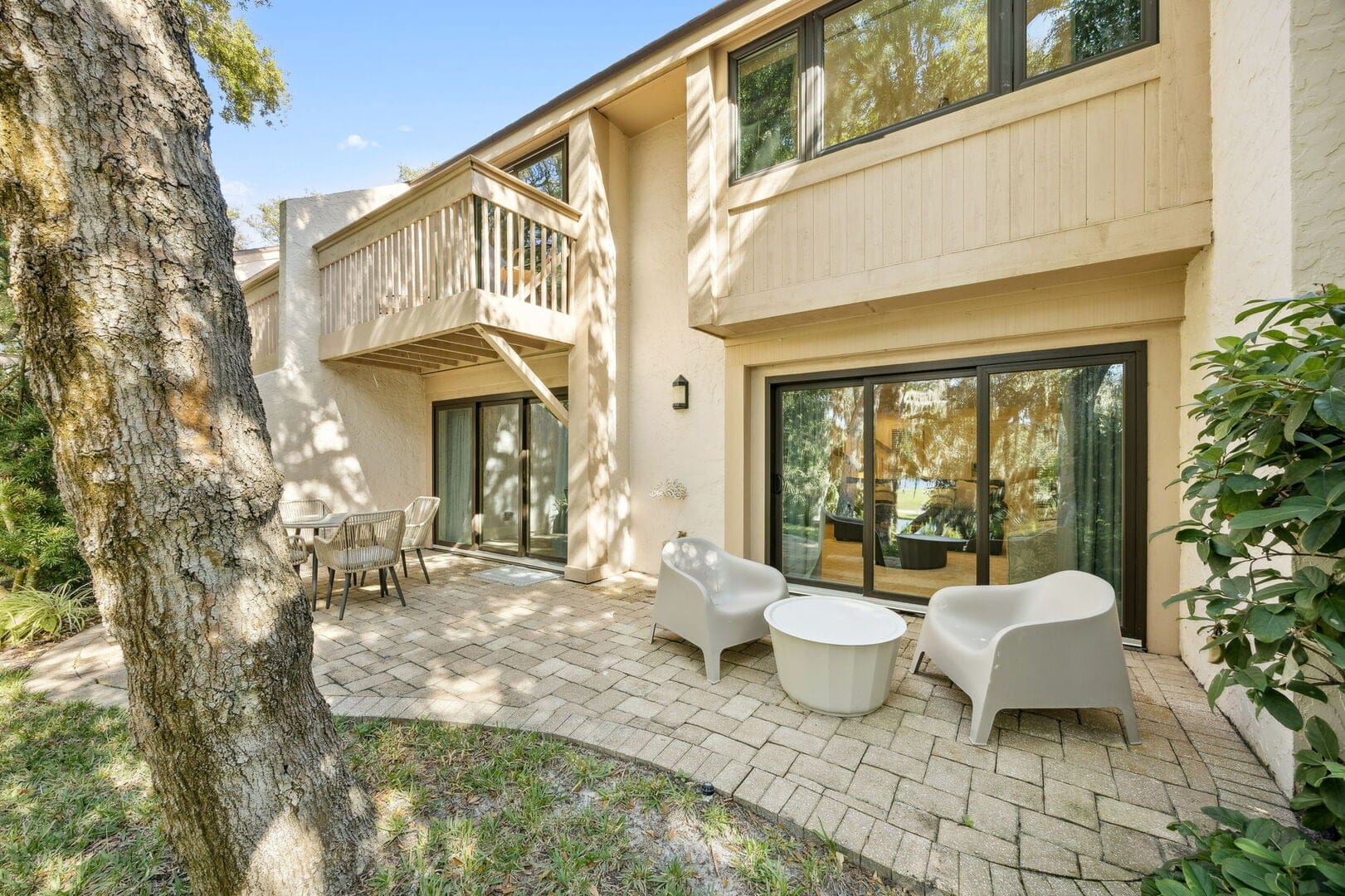 2055 Beach Wood
