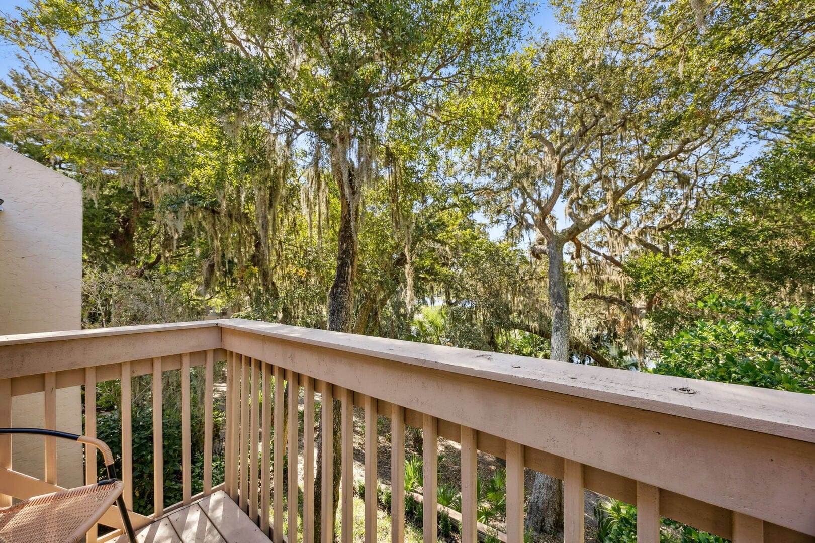 2055 Beach Wood