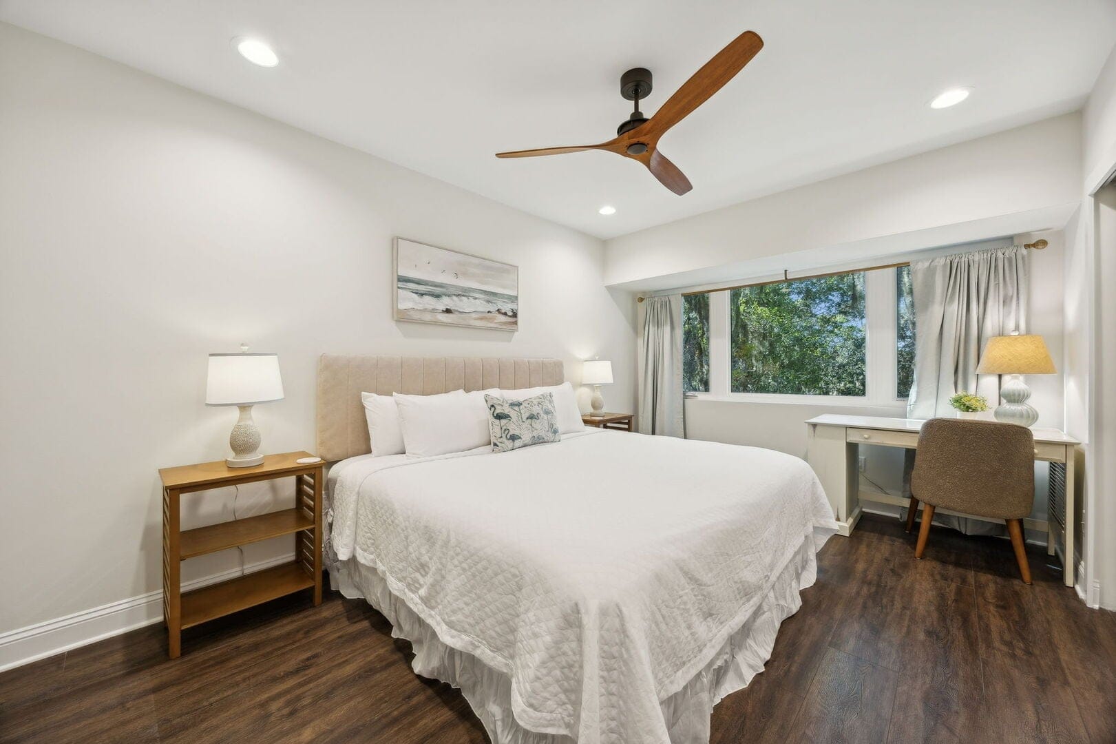2055 Beach Wood