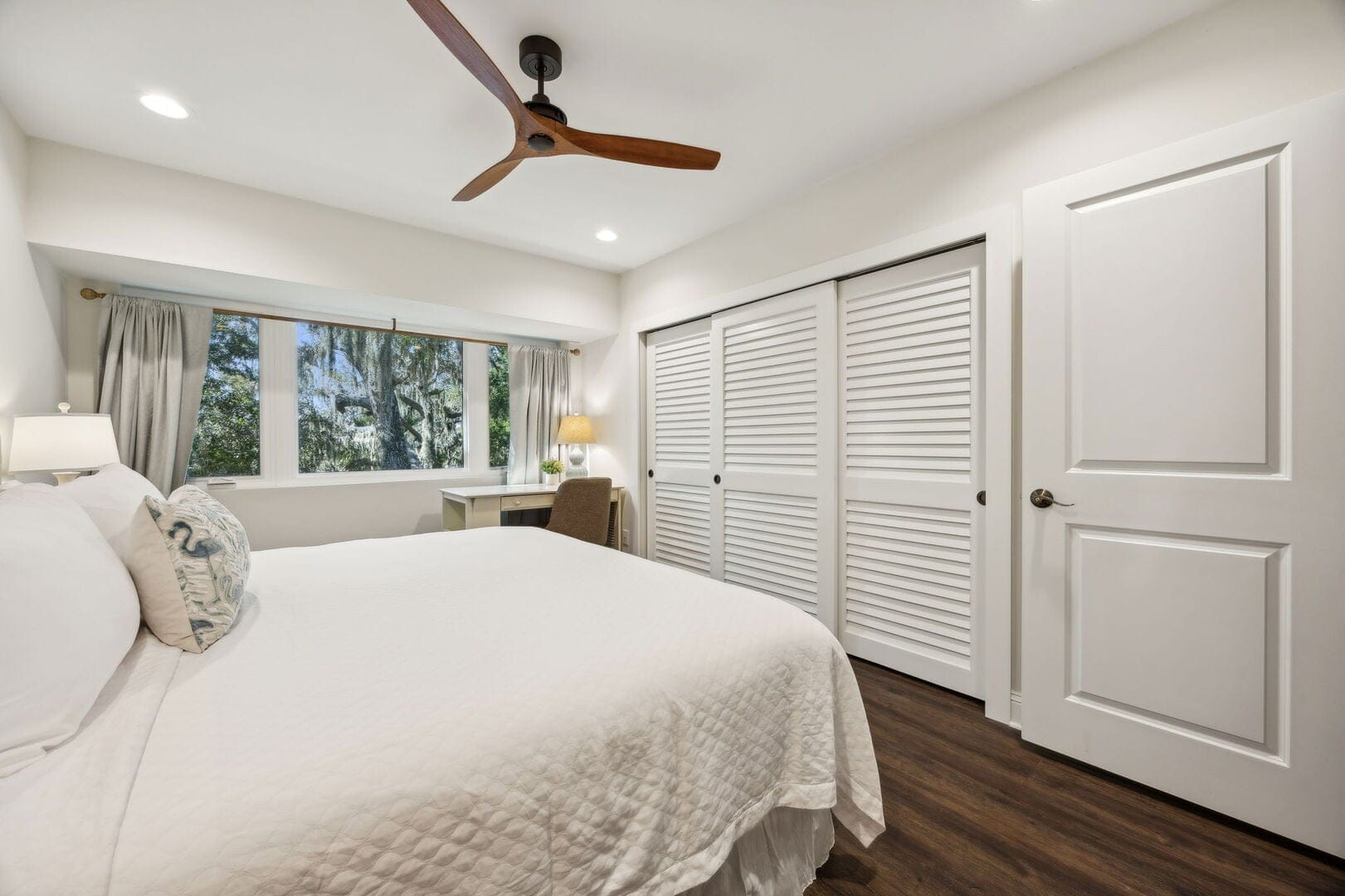 2055 Beach Wood