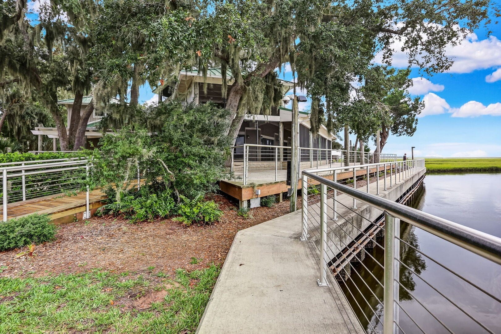 2055 Beach Wood