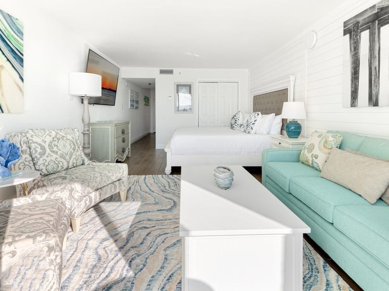 Bright, cozy beach-style hotel room.