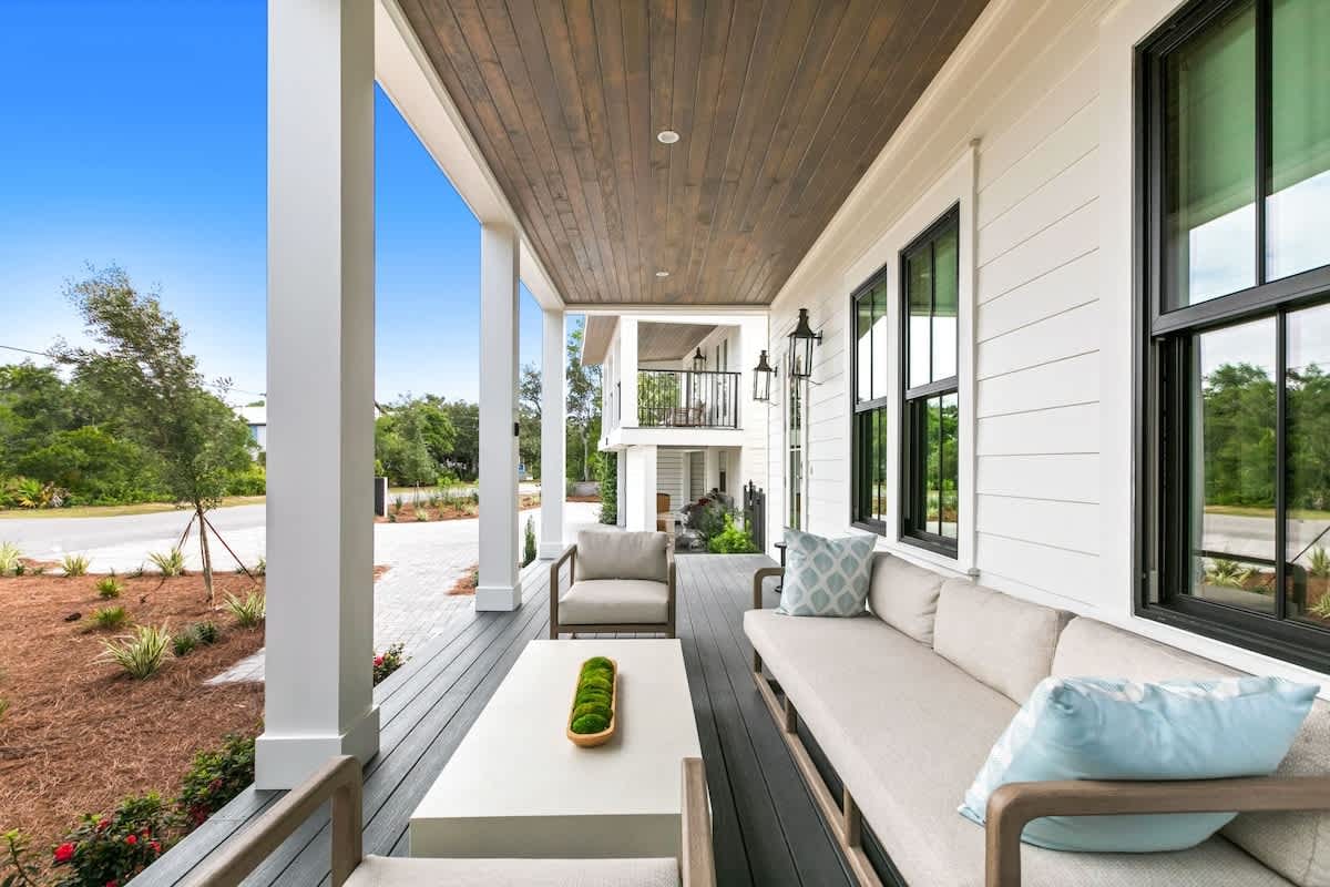 169 Lakeview Drive