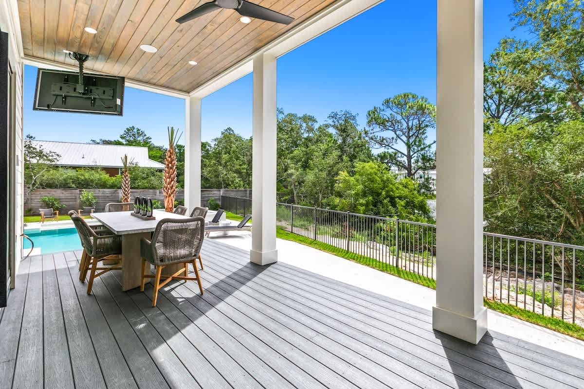 169 Lakeview Drive