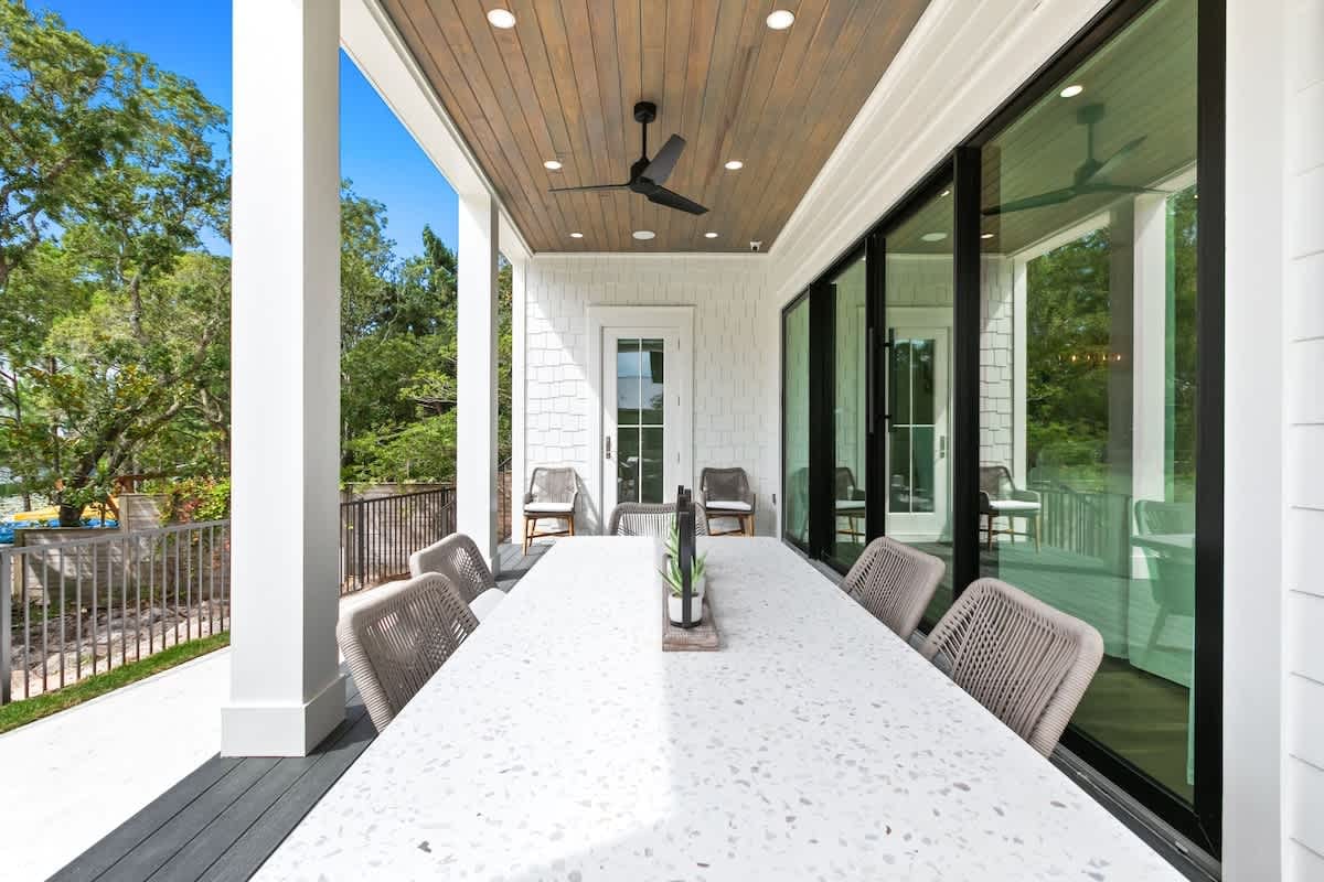 169 Lakeview Drive