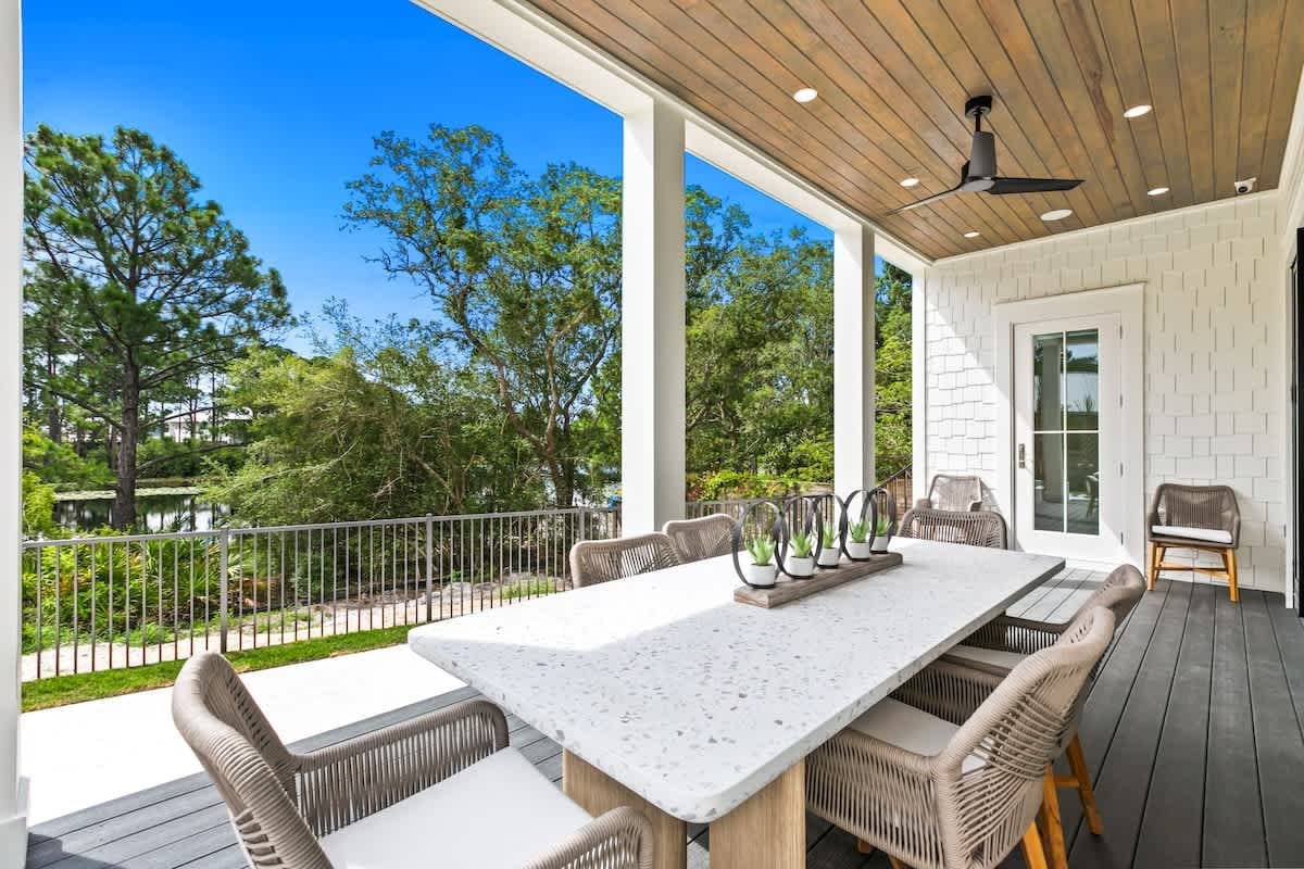 169 Lakeview Drive