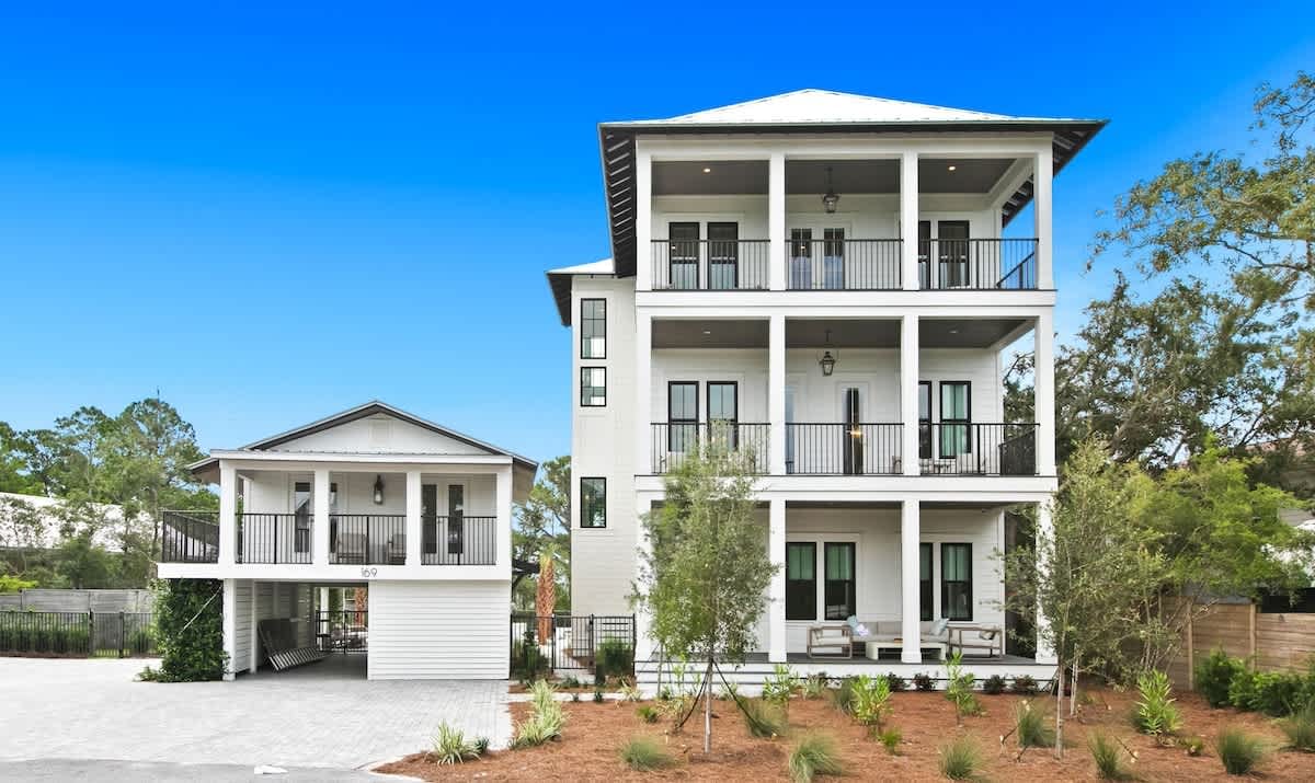 169 Lakeview Drive