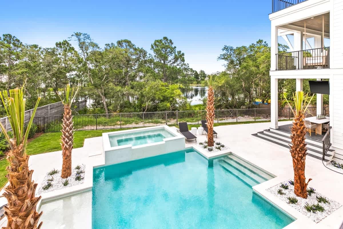 169 Lakeview Drive