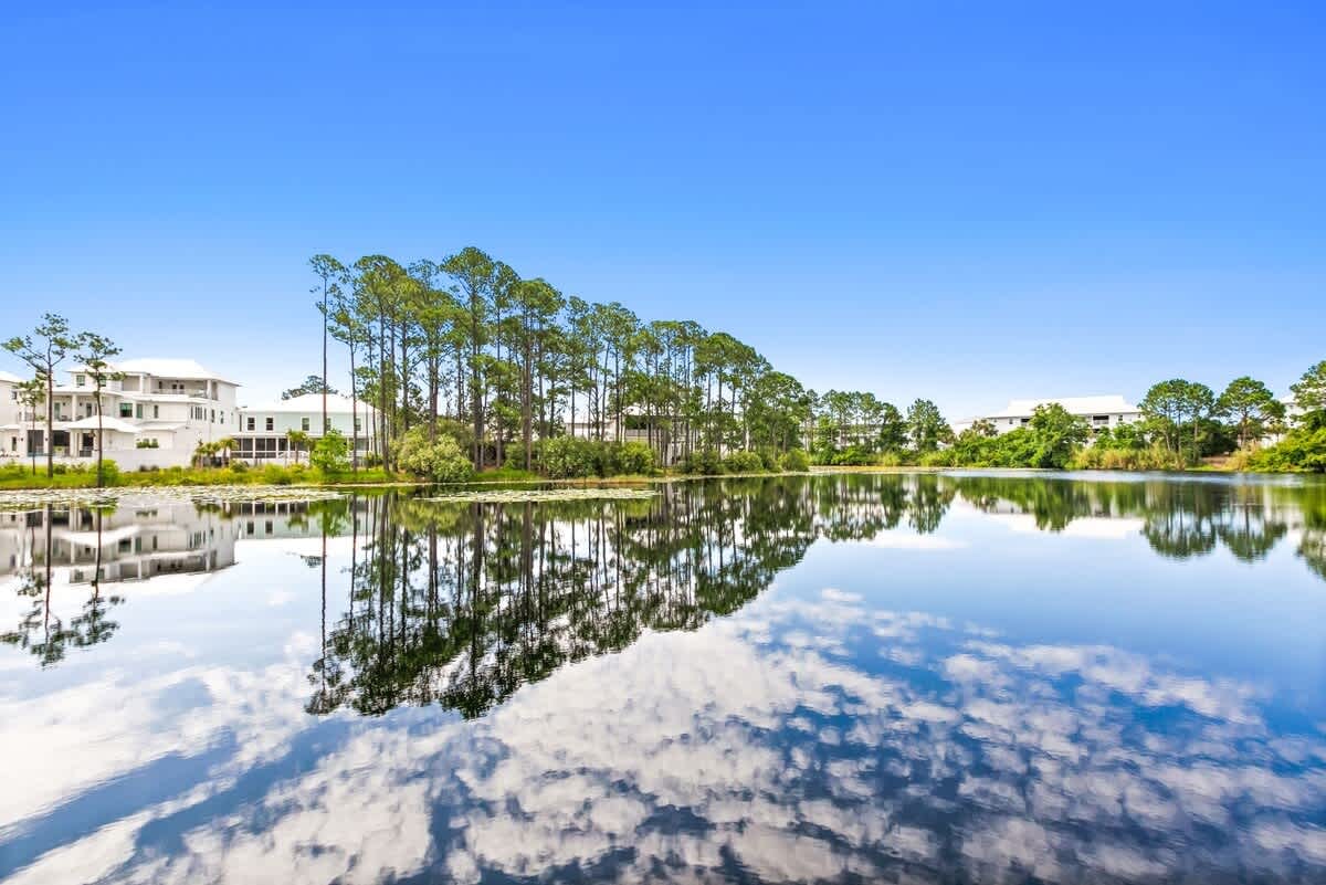 169 Lakeview Drive