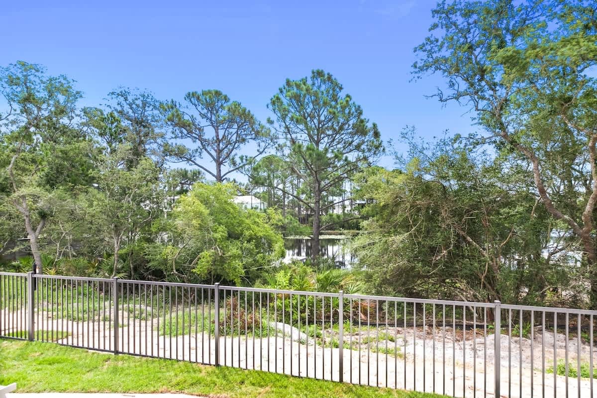 169 Lakeview Drive
