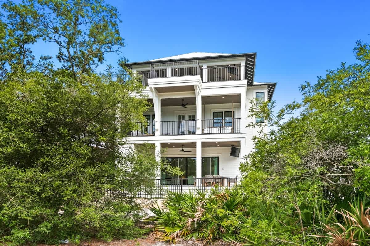 169 Lakeview Drive