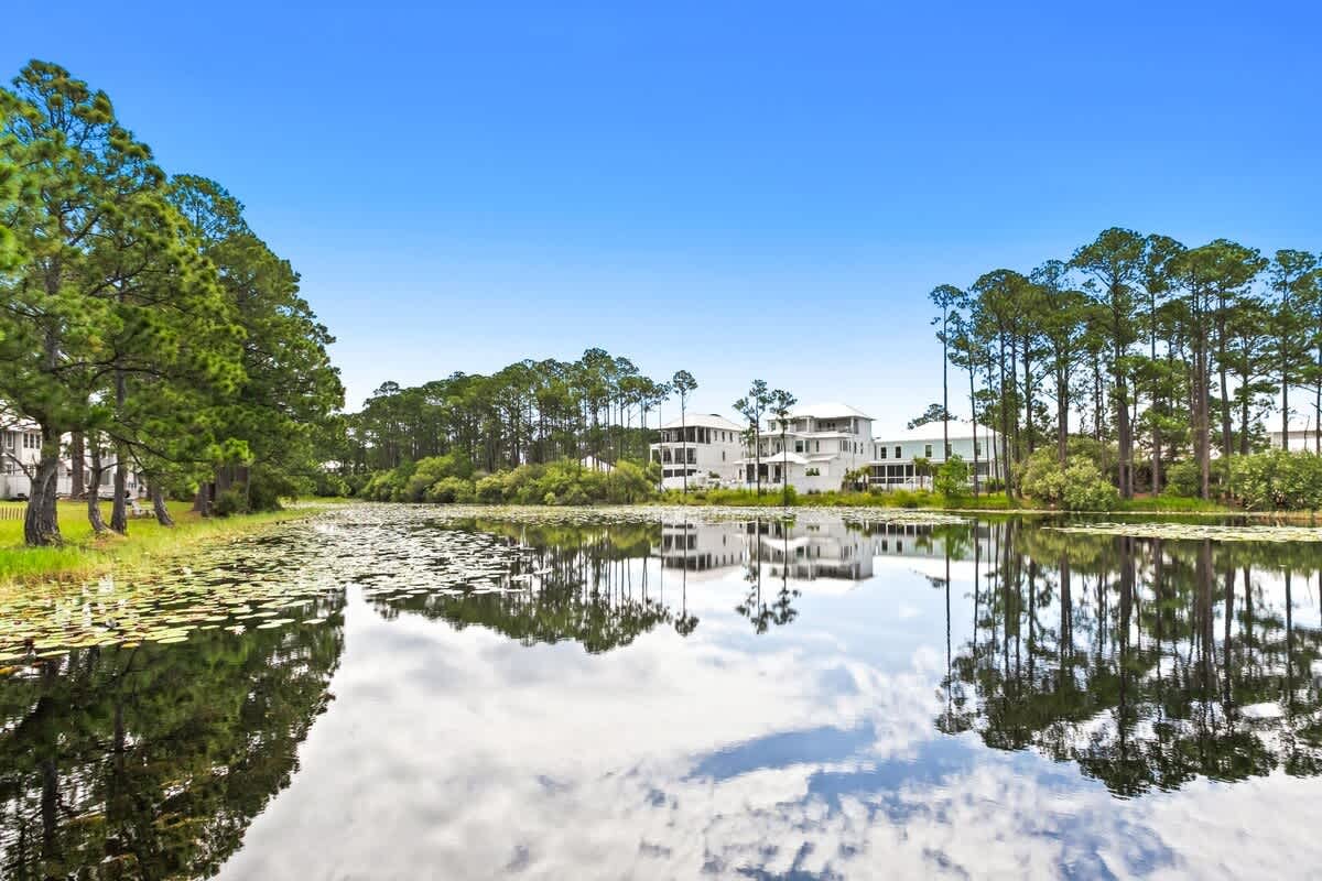 169 Lakeview Drive